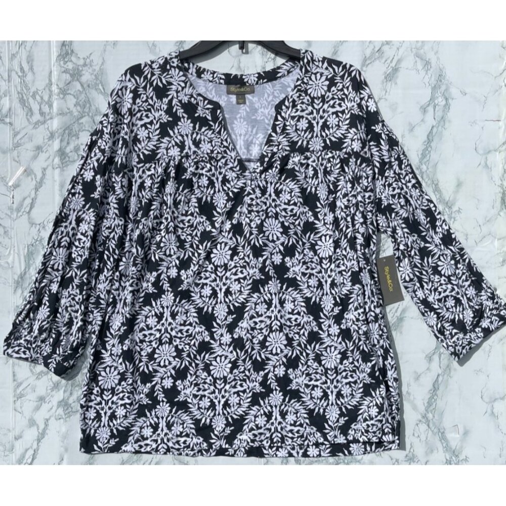 Style & Co. Size Large Black & White Floral Popover Knit Blouse